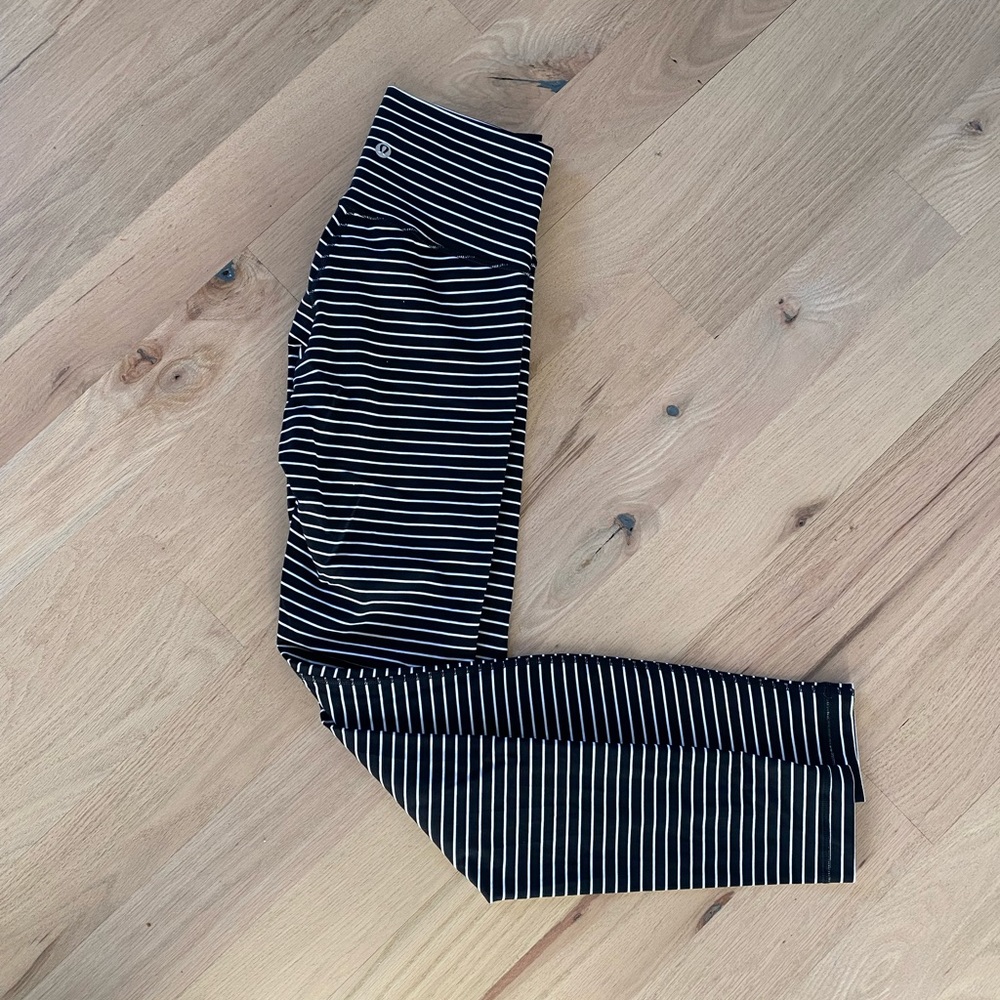 Lululemon wunder under high rise luxtreme 28” size 6